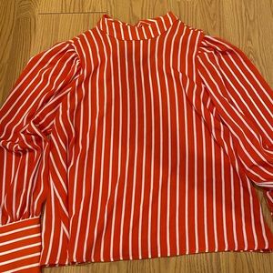 Shirt with long sleeves